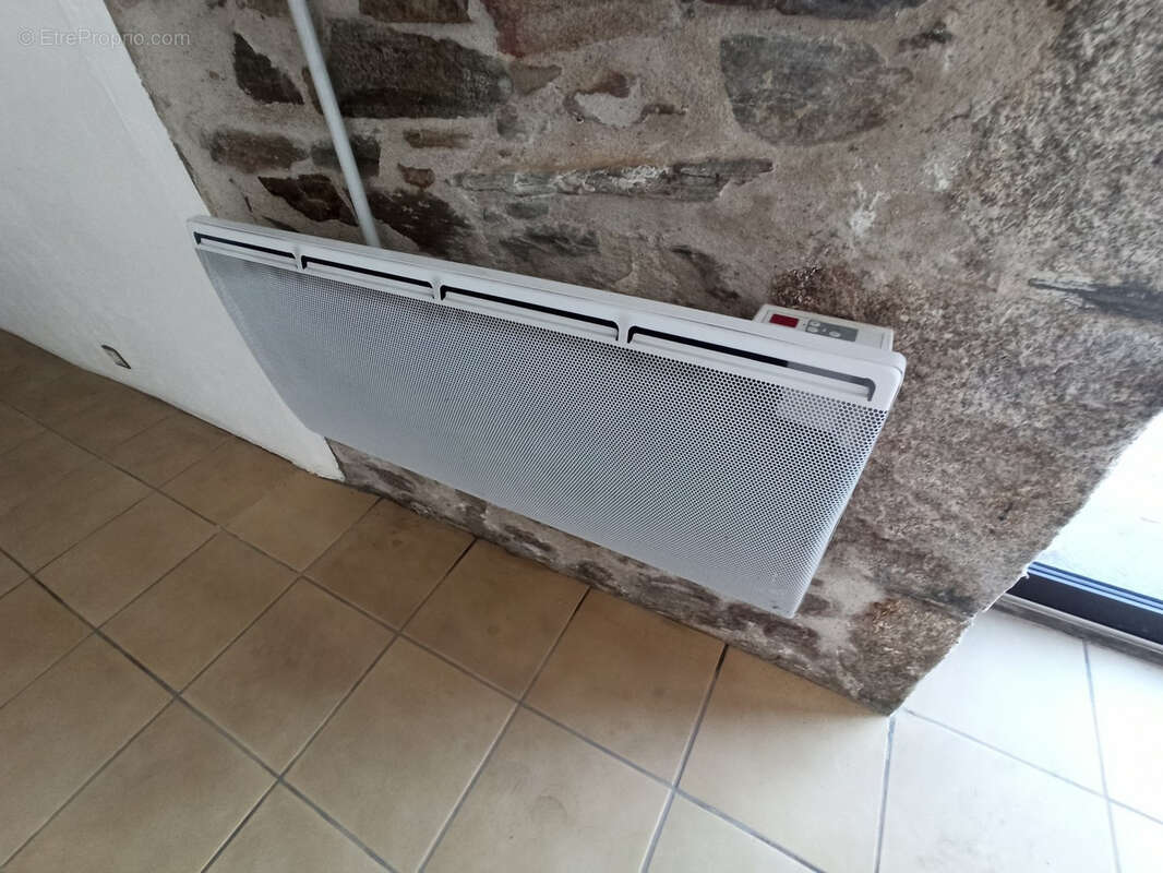 Commerce à SEREILHAC