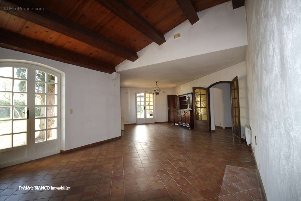 Bouillargues Solide Villa  - photo 5