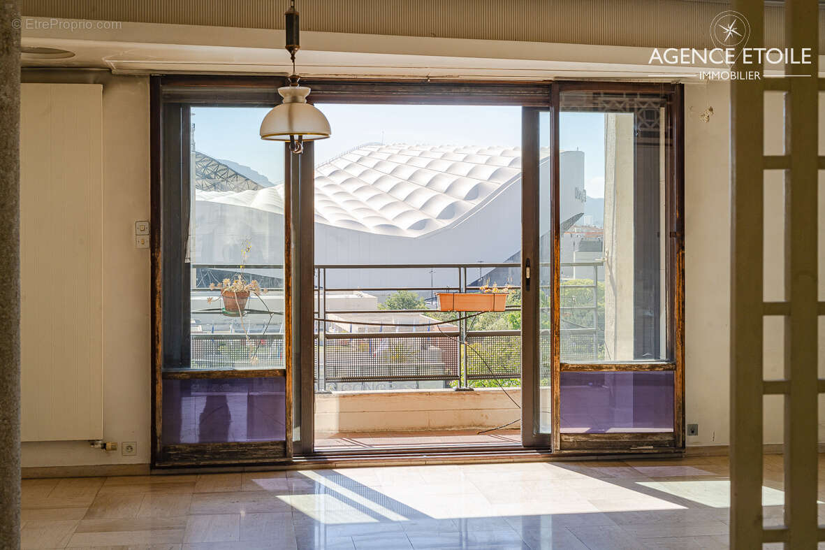 Appartement à MARSEILLE-8E