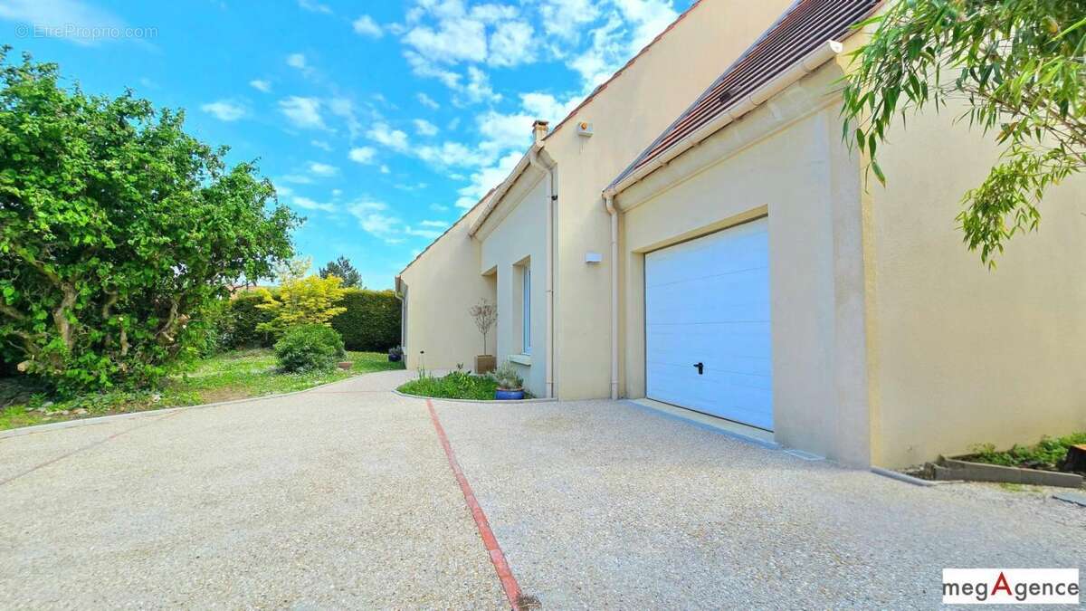 Maison à FREPILLON