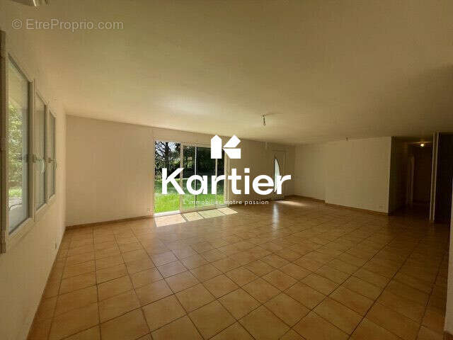 Maison à LAMOTHE-MONTRAVEL