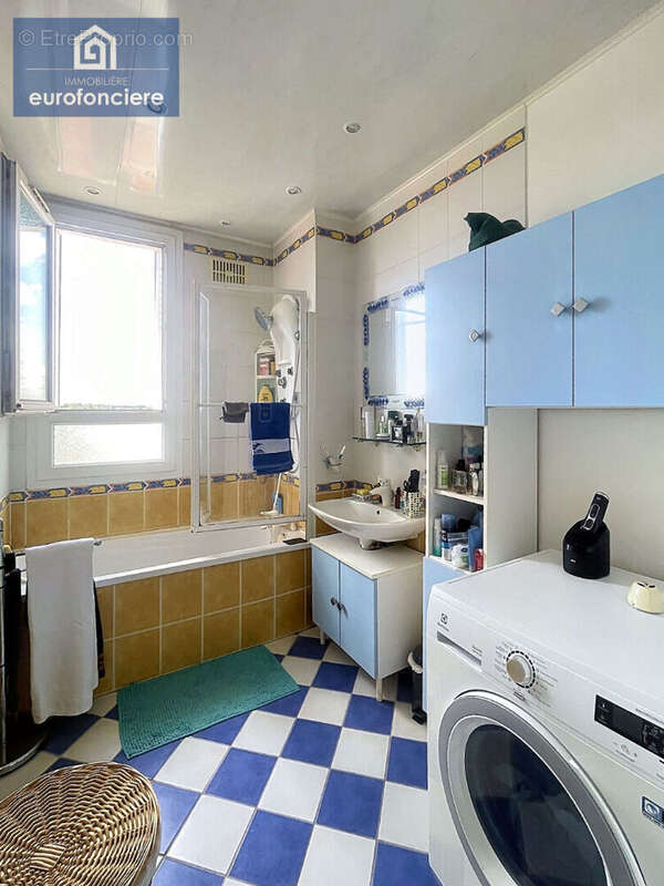 Appartement St André Les Vergers 4 pièces - photo 7
