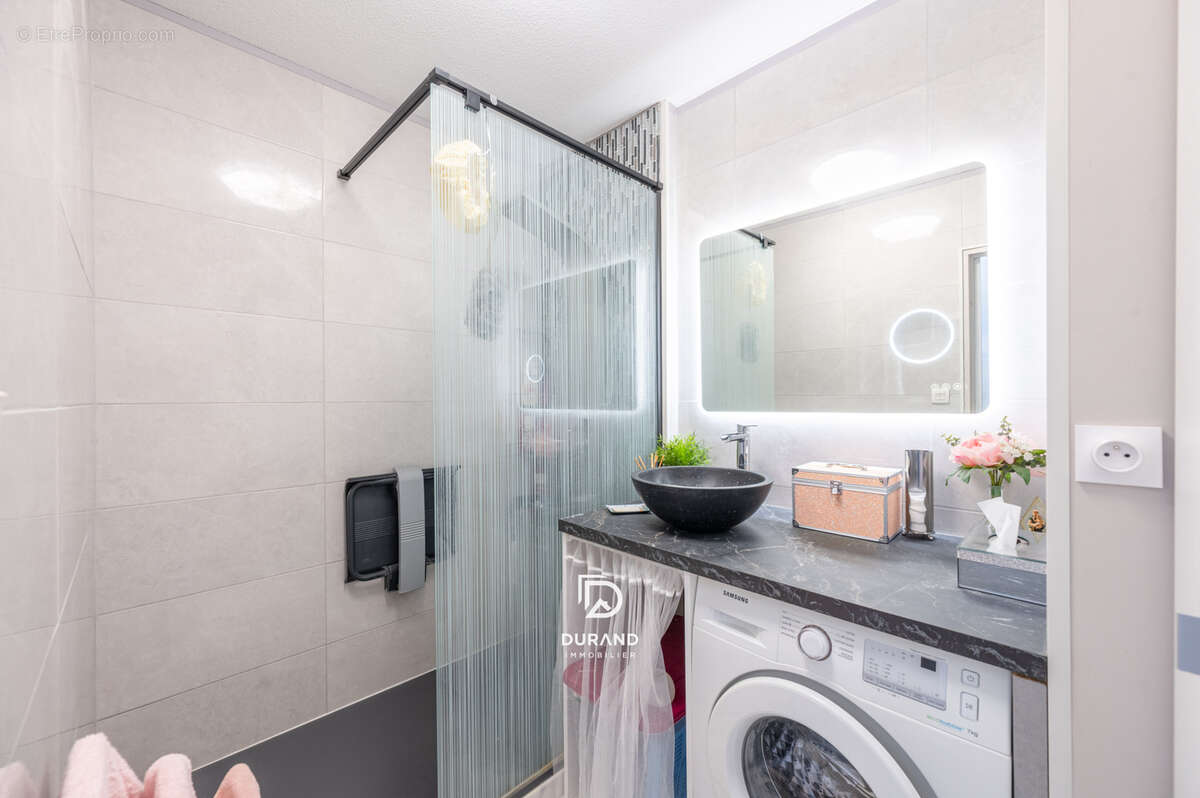 Appartement à MARSEILLE-6E