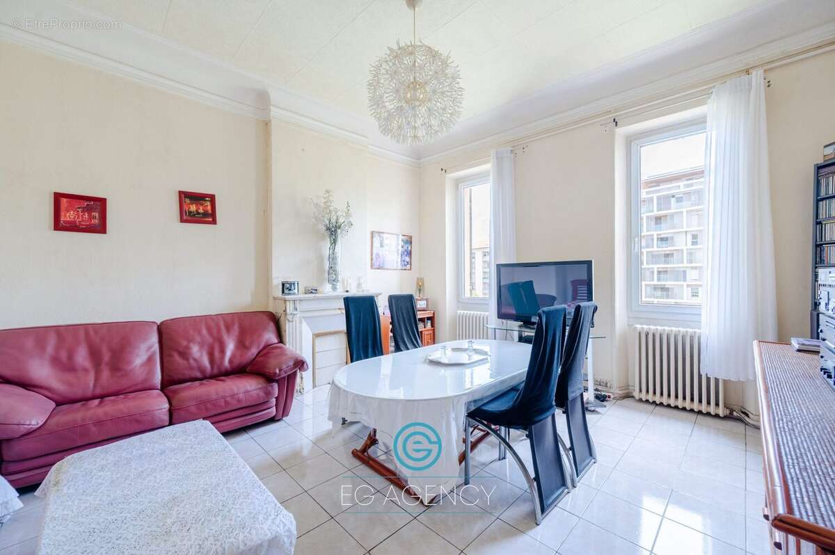 Appartement à MARSEILLE-6E