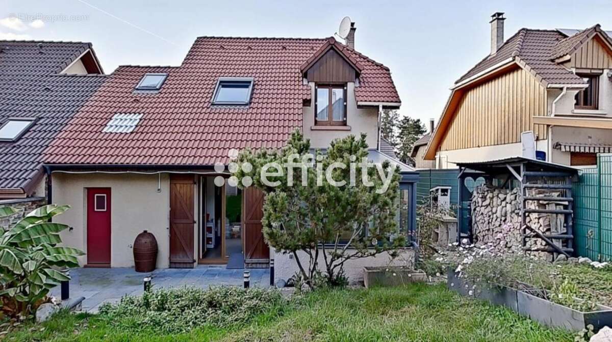 Maison à VILLE-LA-GRAND