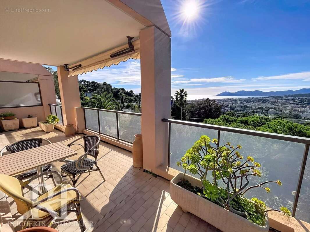 Appartement à LE CANNET