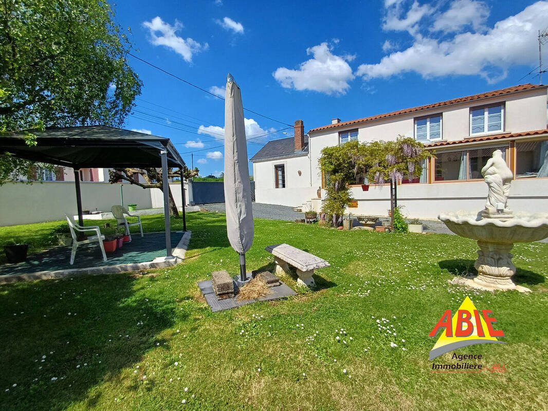 Photo 1 - Maison à SAINT-MICHEL-LE-CLOUCQ