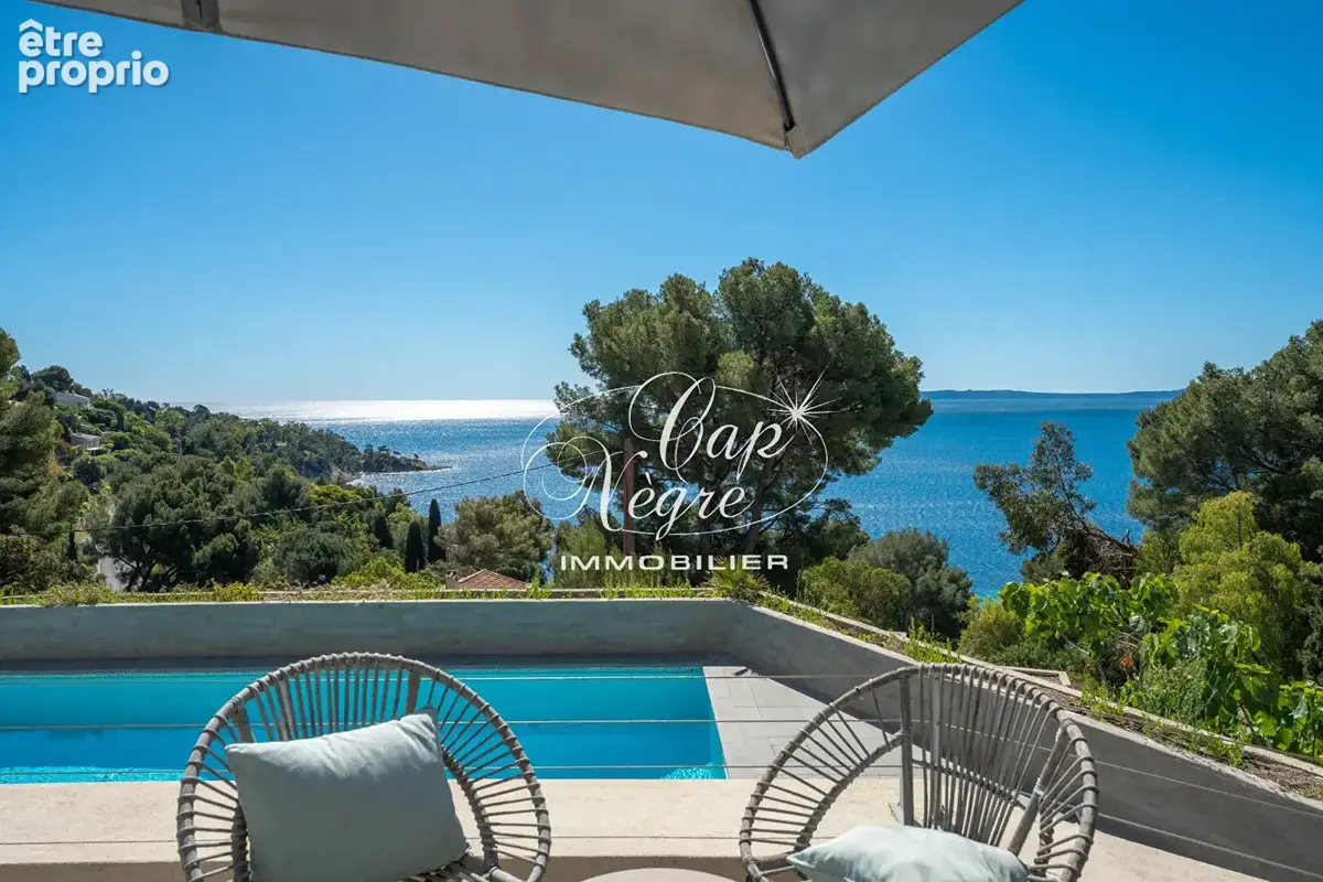 Villa 5 chambres avec piscine et vue mer située proche de l'une des plus belles plages du Lavandou - photo 4