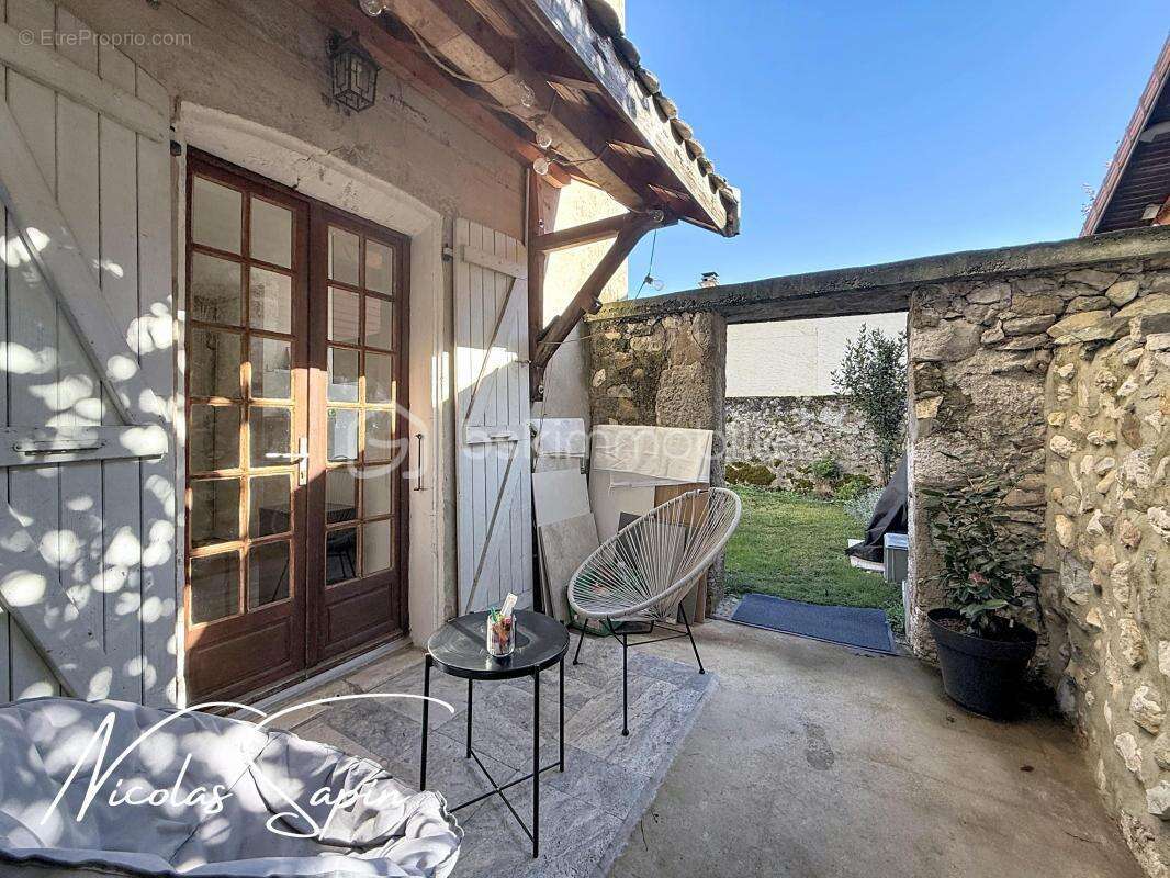 Appartement à VARCES-ALLIERES-ET-RISSET