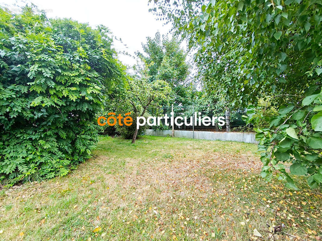 Maison à MERY-CORBON