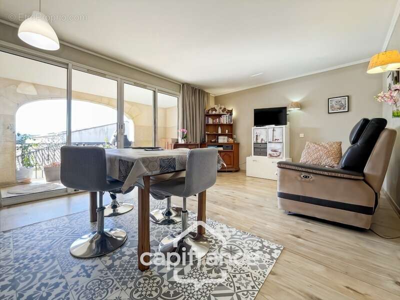 Appartement à MALLEMORT