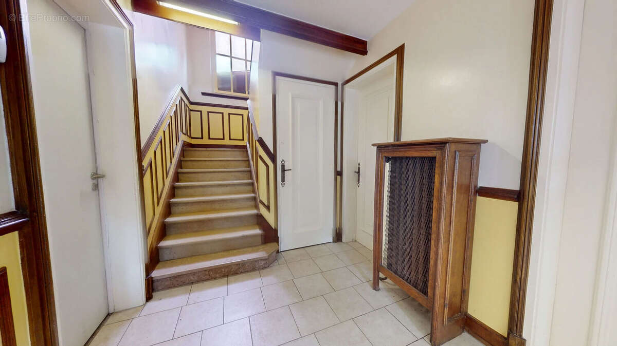 Damprichard, immeuble 5 logements + garages - photo 9