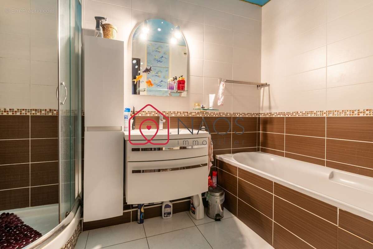 Appartement à PARIS-14E