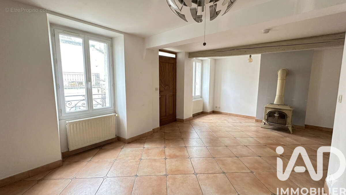 Maison 152 m² à Chalautre-La-Grande  - photo 3
