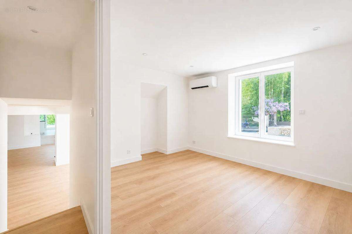 Maison rénovée de 192 m² à Neauphle-le-Vieux - photo 8