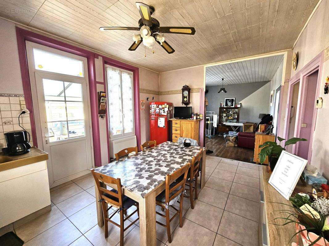 Maison à SAINTE-RADEGONDE