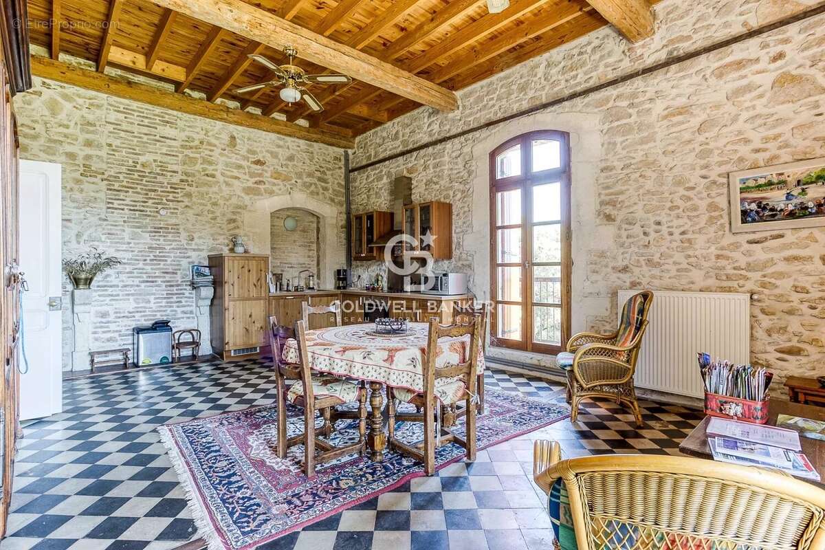 Maison à VENEJAN