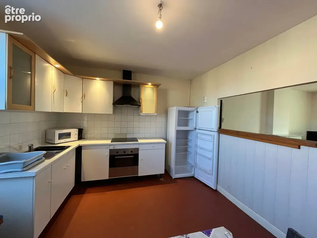 Salin de Giraud (13) : Ensemble Immobilier = Un Local commercial de 125 m2 + un Appartement T4 Traversant de 1 - photo 17