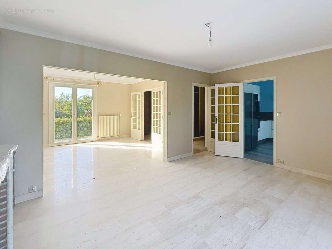 Maison à LA CHAUSSEE-SAINT-VICTOR