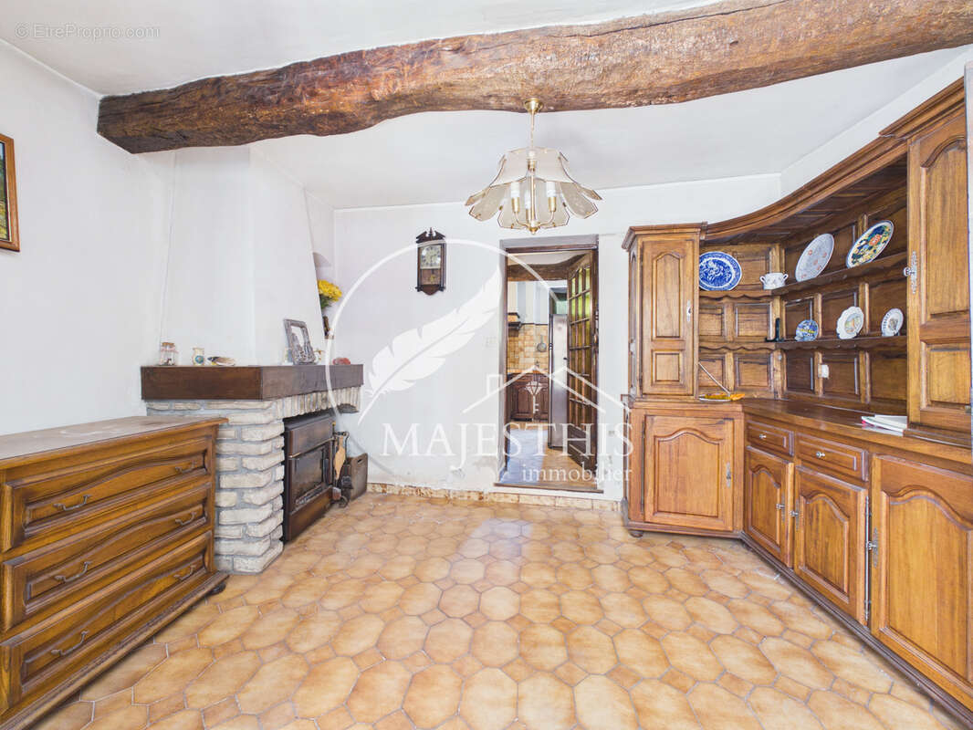 PUGET-VILLE - MAISON VILLAGE - T5 + Jardin et une parcelle avec garage et abri - photo 3