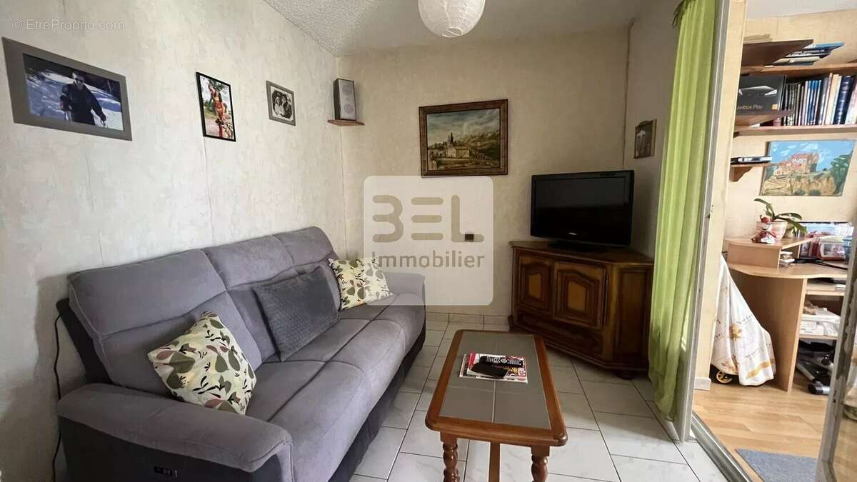 Maison à LAUDUN-L'ARDOISE