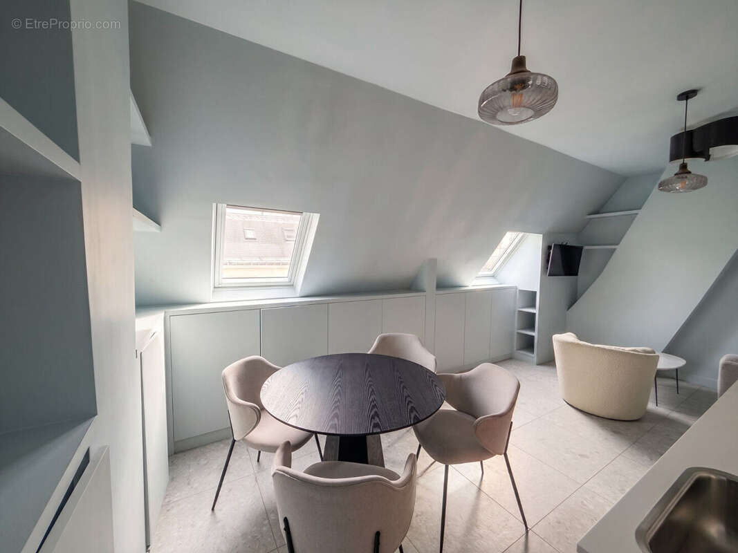 Appartement à PARIS-10E