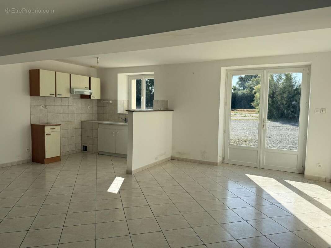 Maison 111 m² à La Jubaudiere  - photo 6