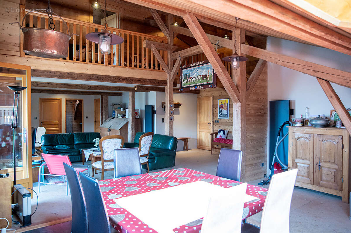 Maison à ARACHES-LA-FRASSE