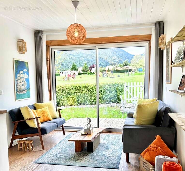 Maison 4 pièces / 73 m² / 199 800 EUR / CASTELLANE - photo 4