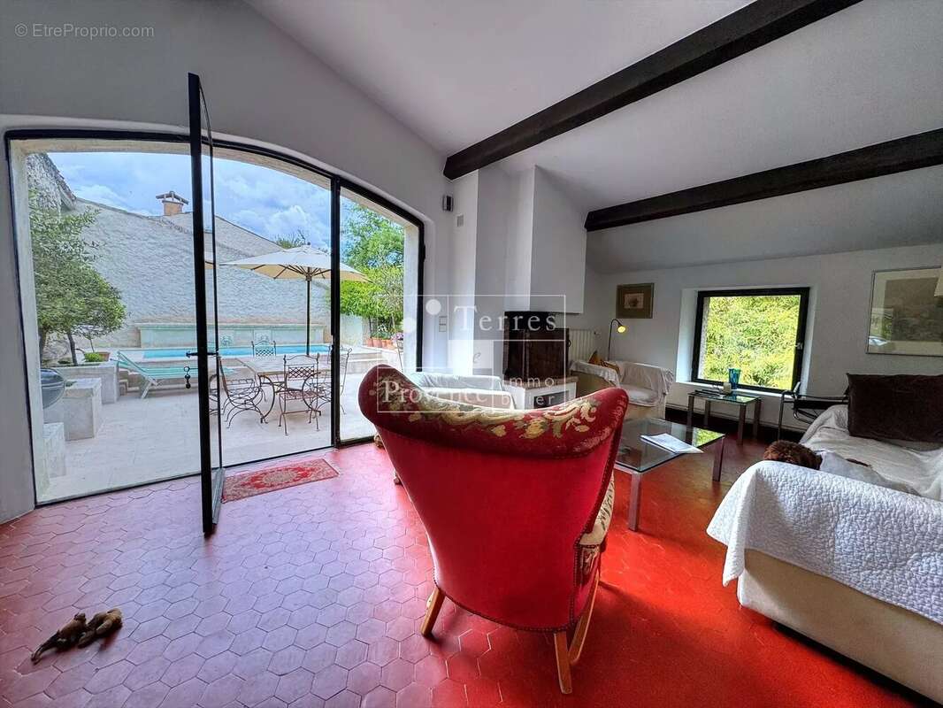 Maison à ENTRECASTEAUX