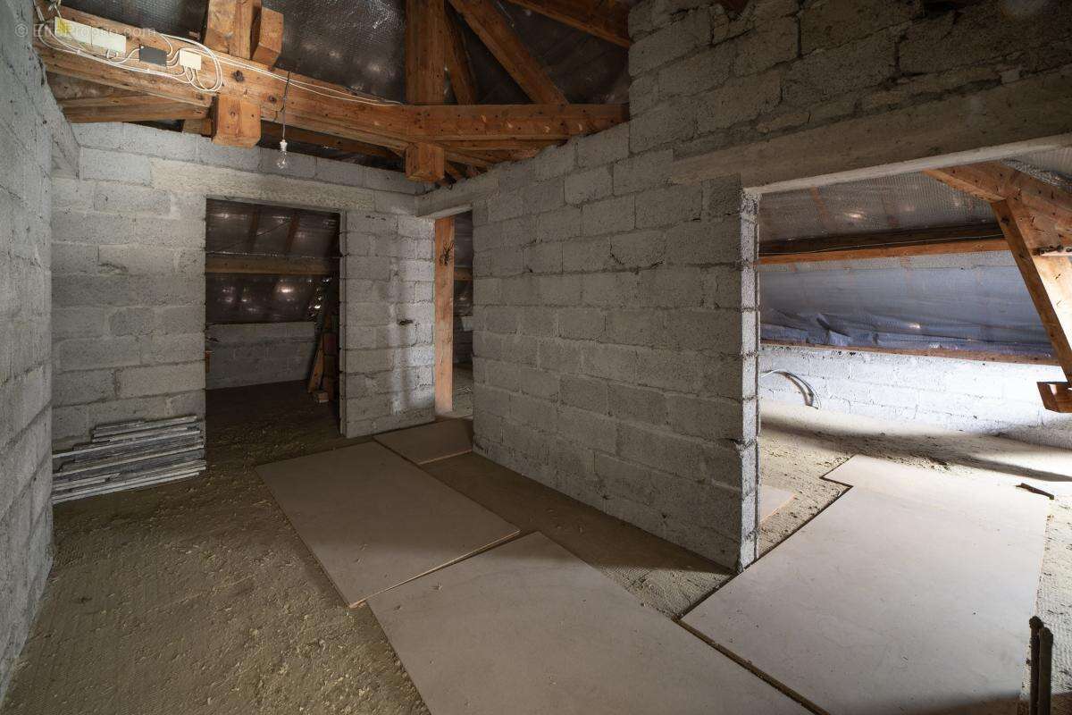 Appartement à BELLEGARDE-SUR-VALSERINE
