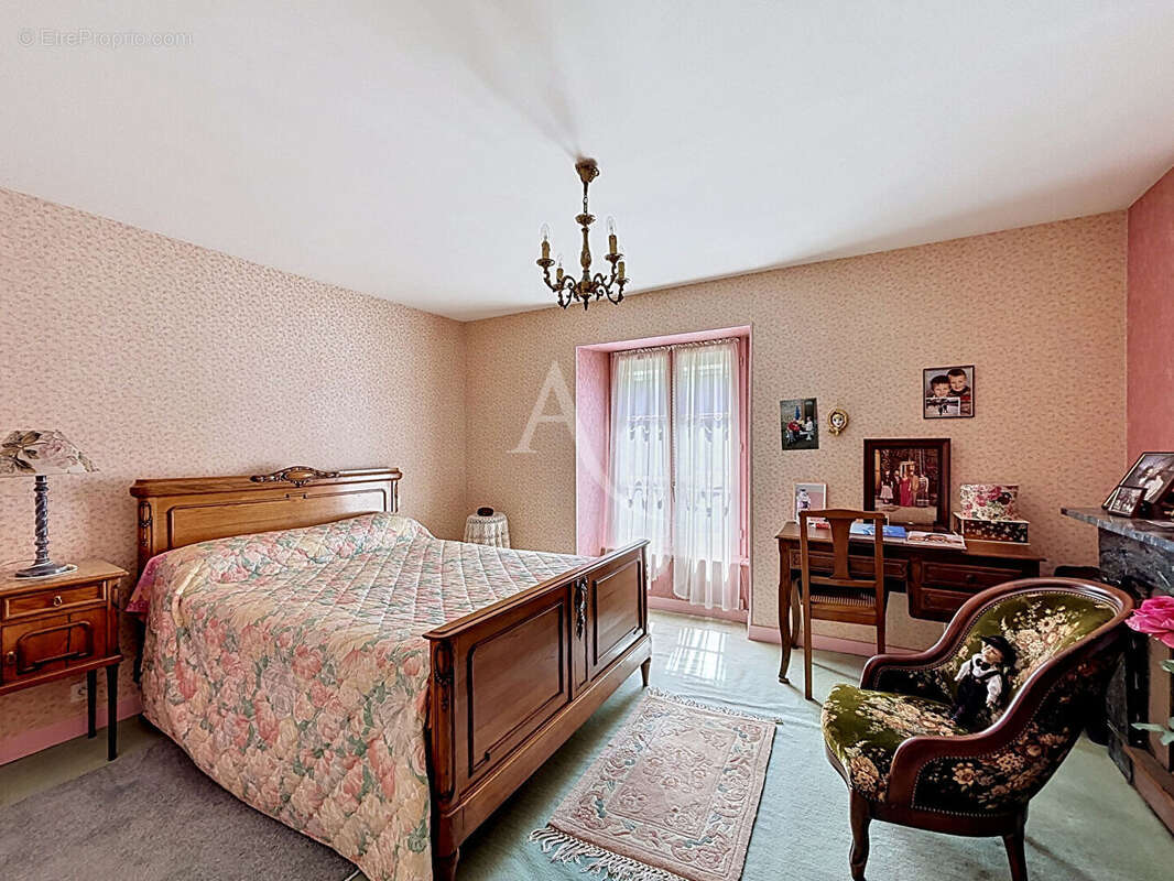 Maison à CHATEAU-GONTIER