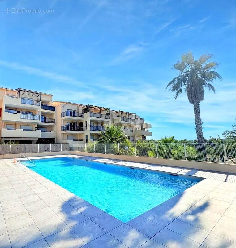 Appartement à LE MUY