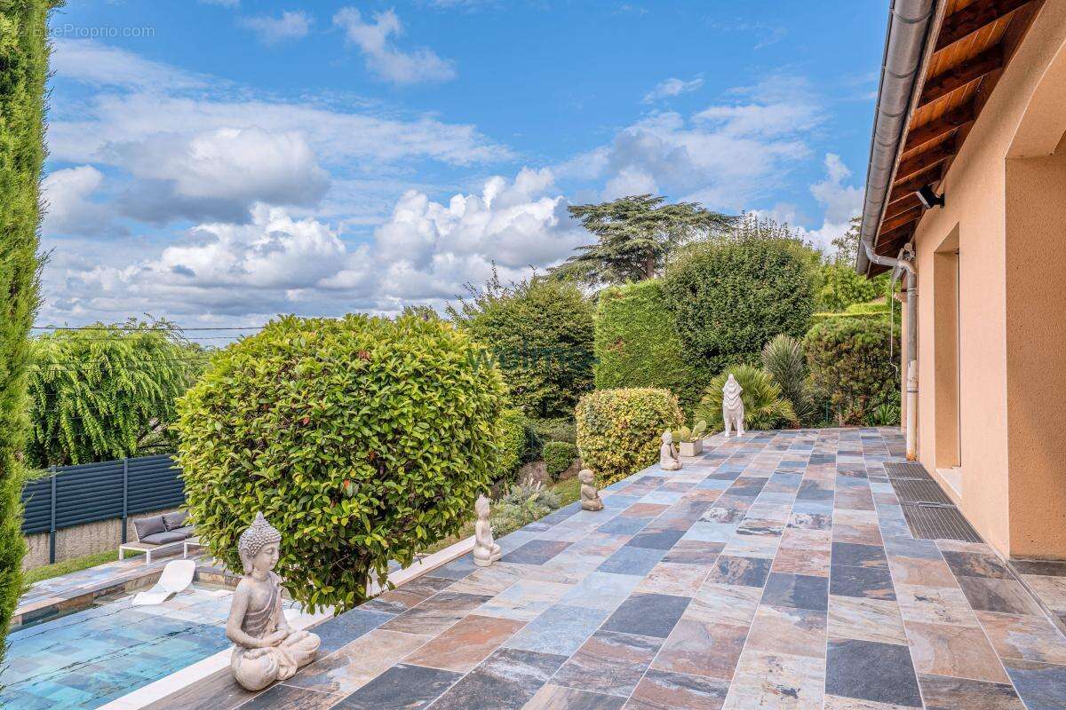 Maison à TASSIN-LA-DEMI-LUNE