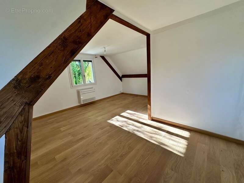 Maison à DAMPIERRE-EN-YVELINES