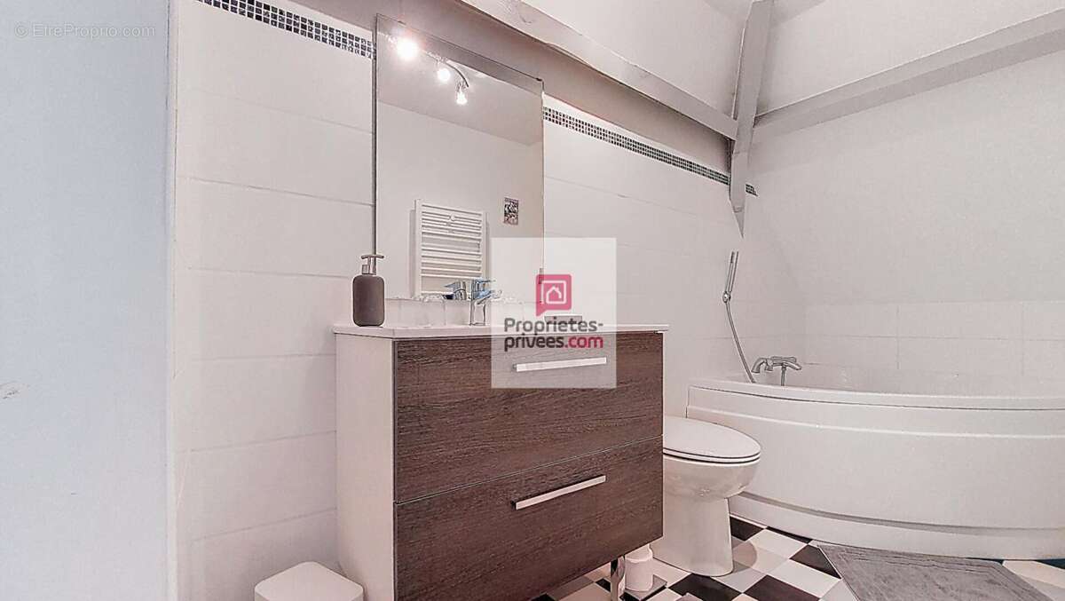 Maison à ROUFFIGNAC-SAINT-CERNIN-DE-REILHAC