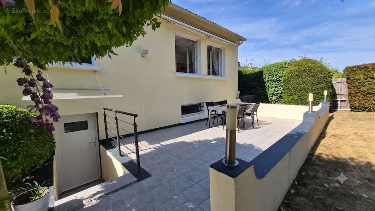 T4 indépendant, 126 m², sous sol total, 782 m² de terrain - photo 4