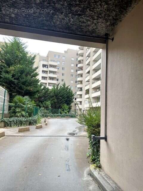 Parking à VILLEURBANNE