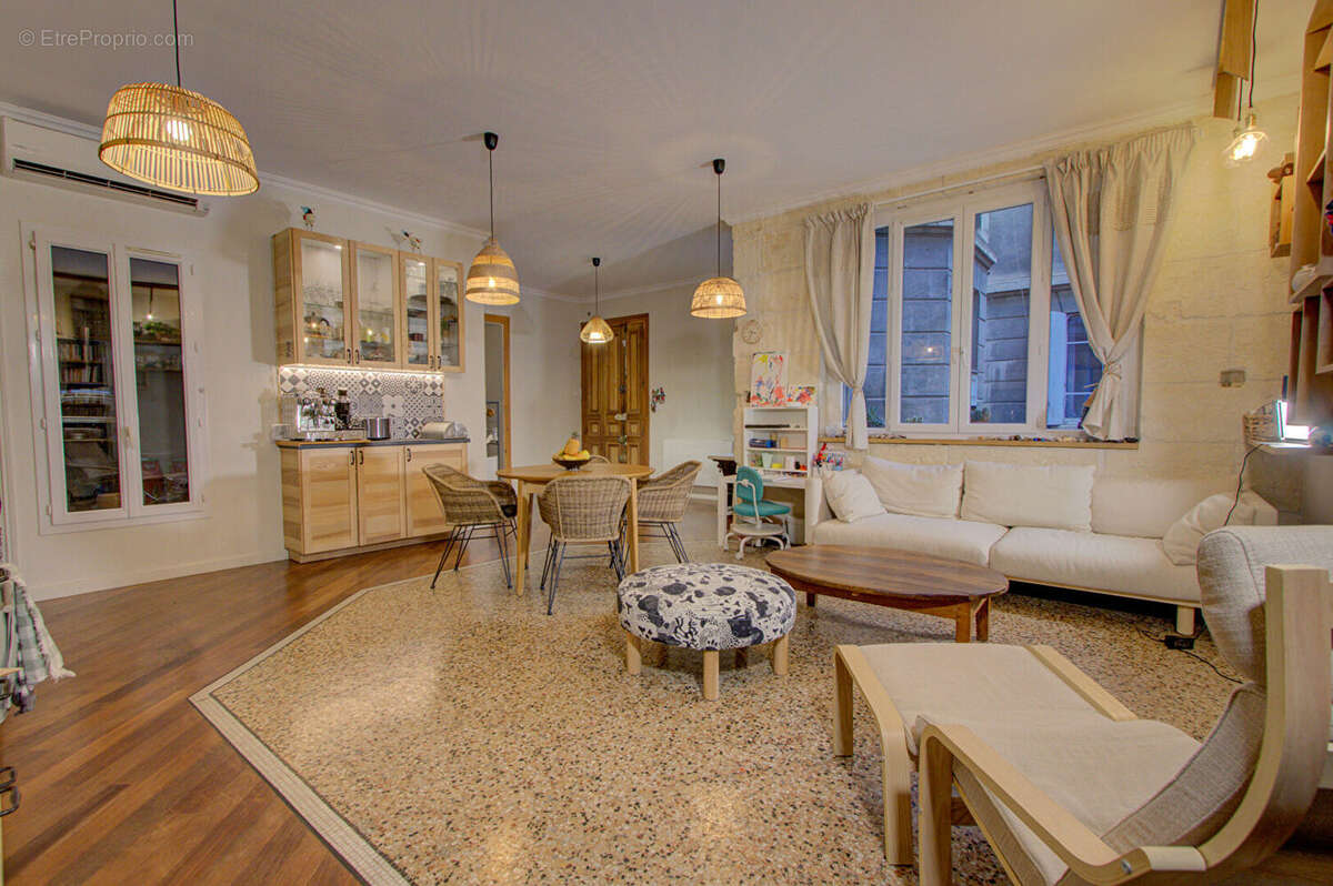 Élégance et confort pour cet appartement prêt à vivre en hypercentre - photo 3