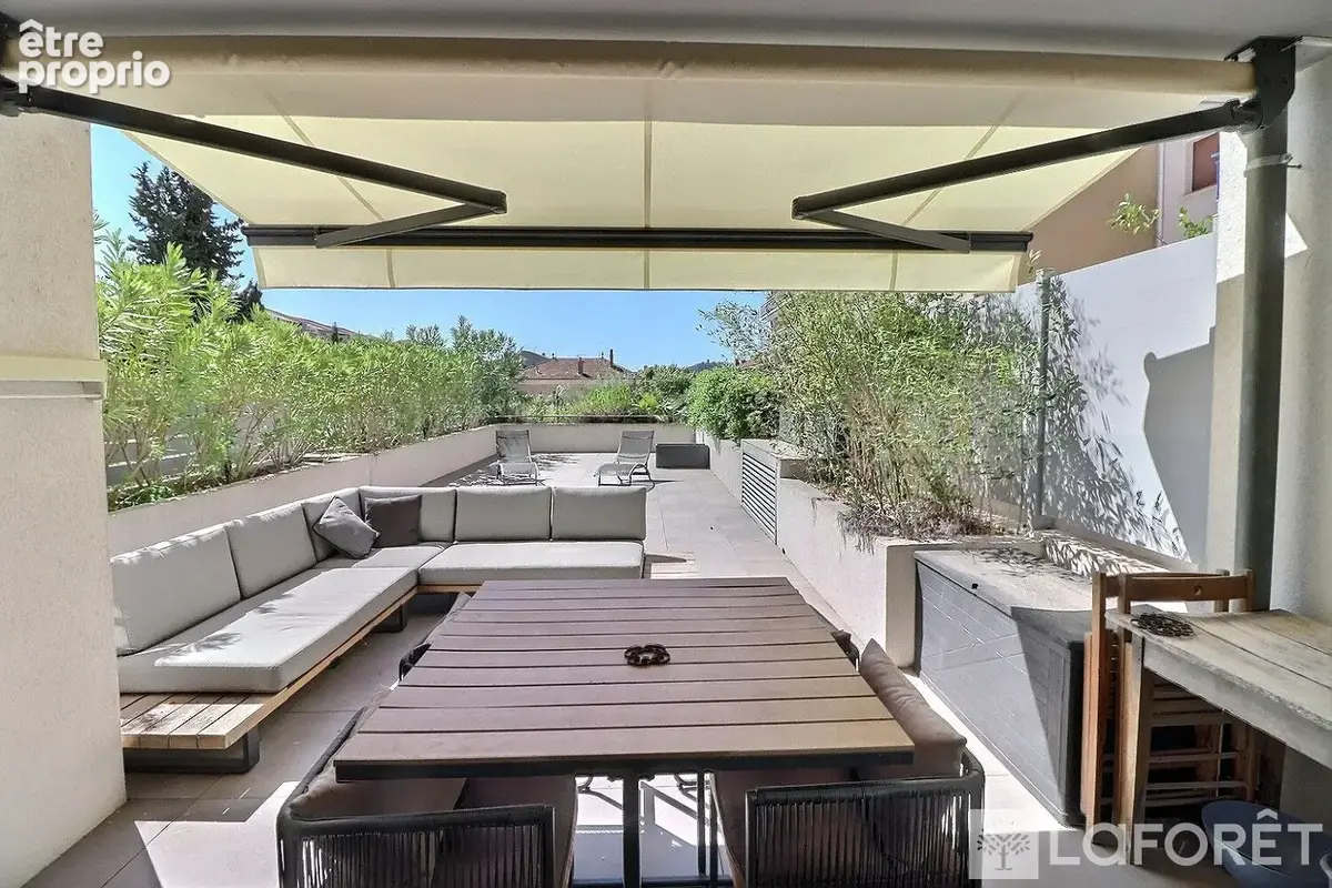 Hyeres-Centre-ville - Appartement de standing-Terrasse - photo 1