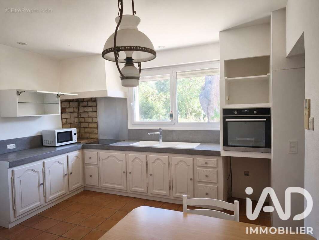 Maison 151 m² à Villeneuve-Les-Avignon  - photo 3