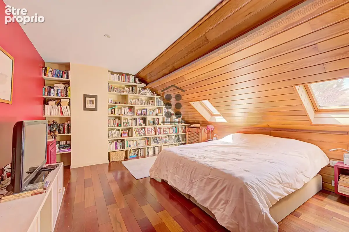 Maison Suresnes / 7 pièces 195 m2 (260 m2 au sol) / Liberté - Bon état avec Jardin intimiste - photo 16