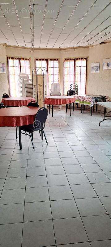 Local d'activité de 650 m2 à Le Lude - photo 8