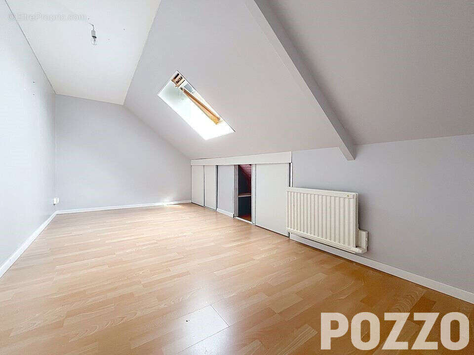 A VENDRE - Maison de 107.35 m² - proche de condé sur vire - photo 11