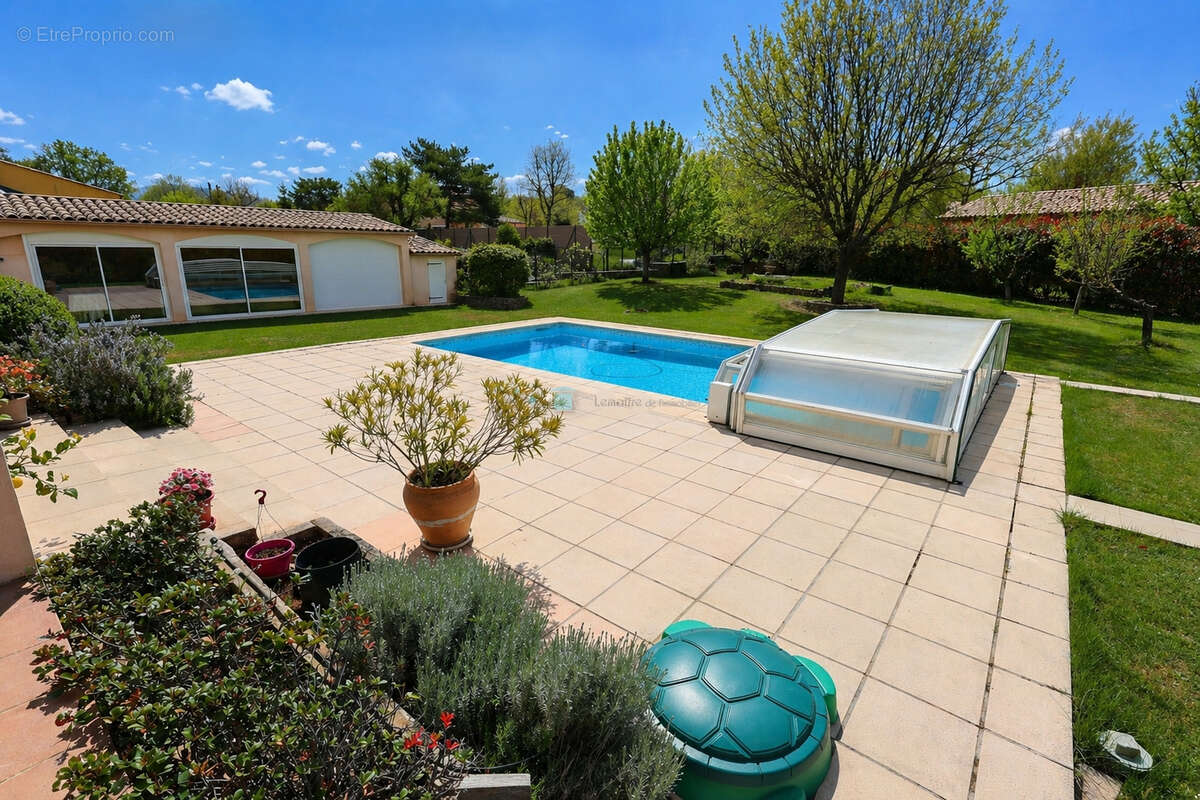 VILLA 130 m² et sous sol total sur 1575 m² de terrain avec piscine - photo 6