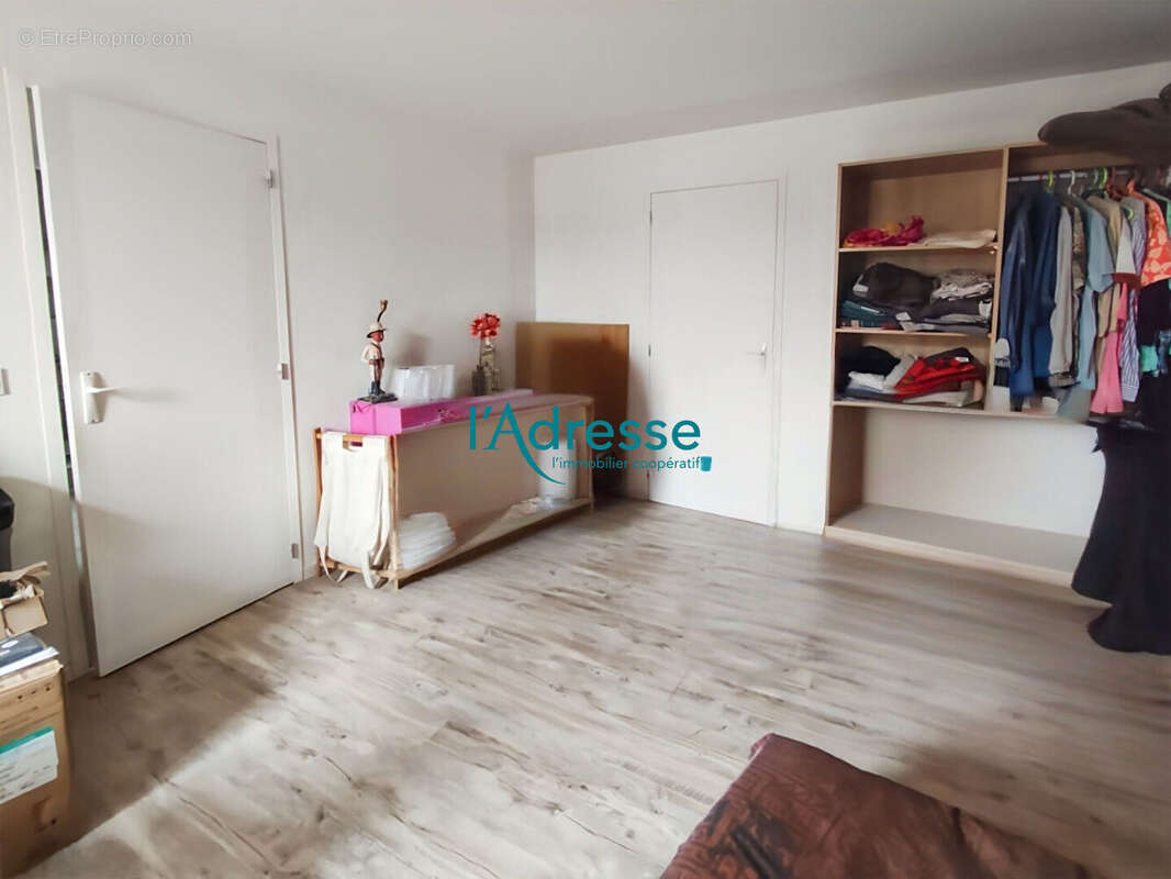 Maison à LE MESNIL-EN-VALLEE