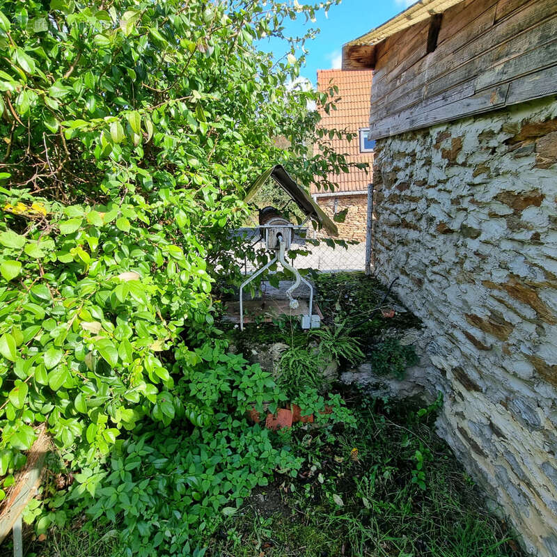 Maison à LIGNEROLLES