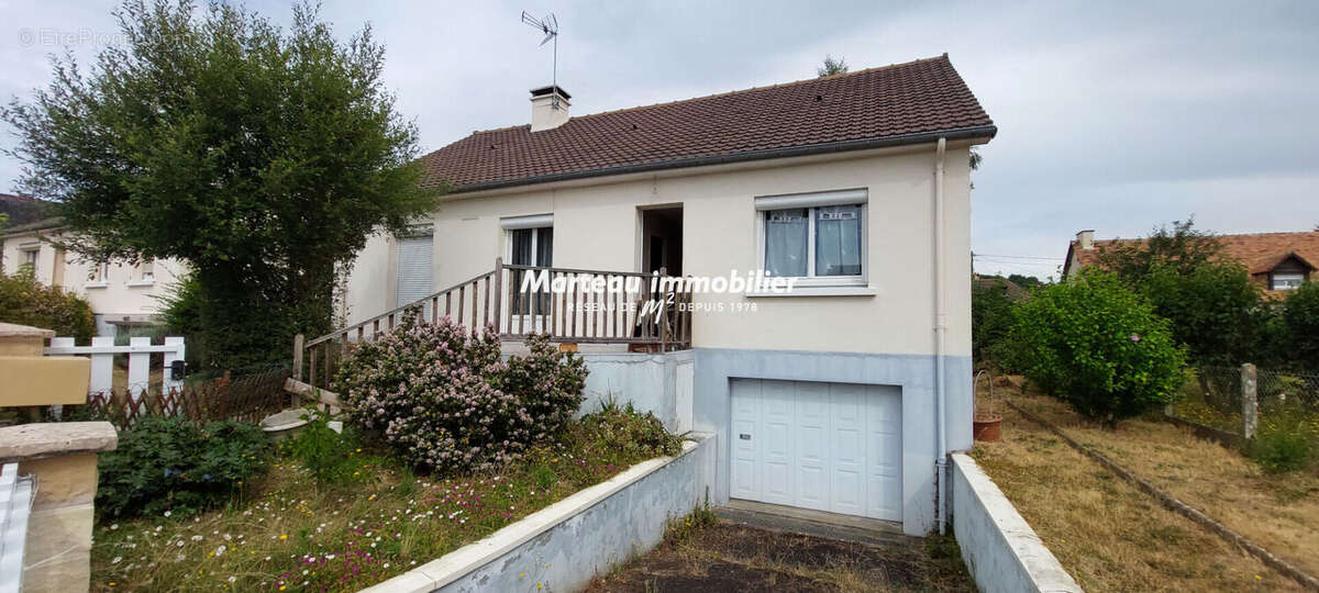 Maison à YVRE-L&#039;EVEQUE