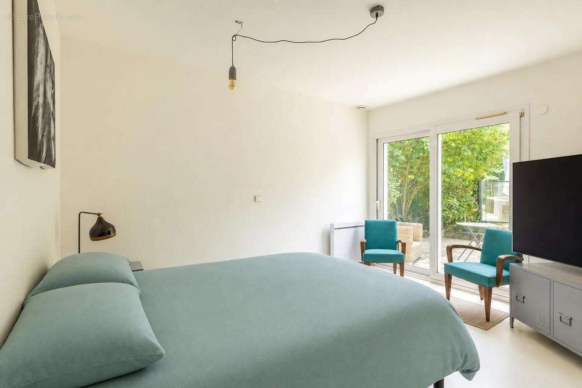 Maison de 8 pièces de 210 m² à Saint-Cyr-sur-le-Rhône - photo 10