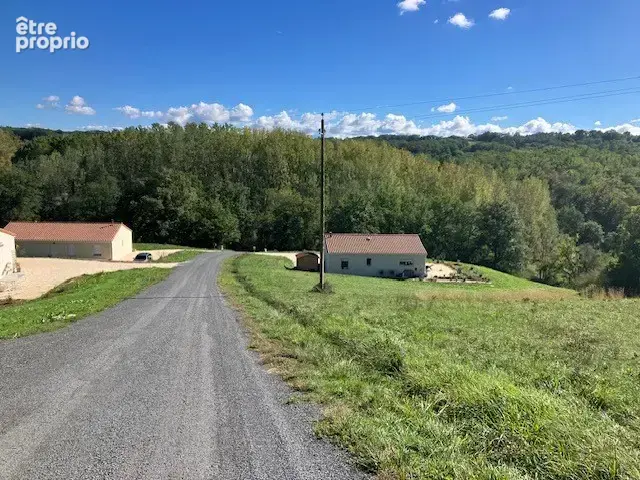 Terrain à SAINT-AUBIN-DE-NABIRAT